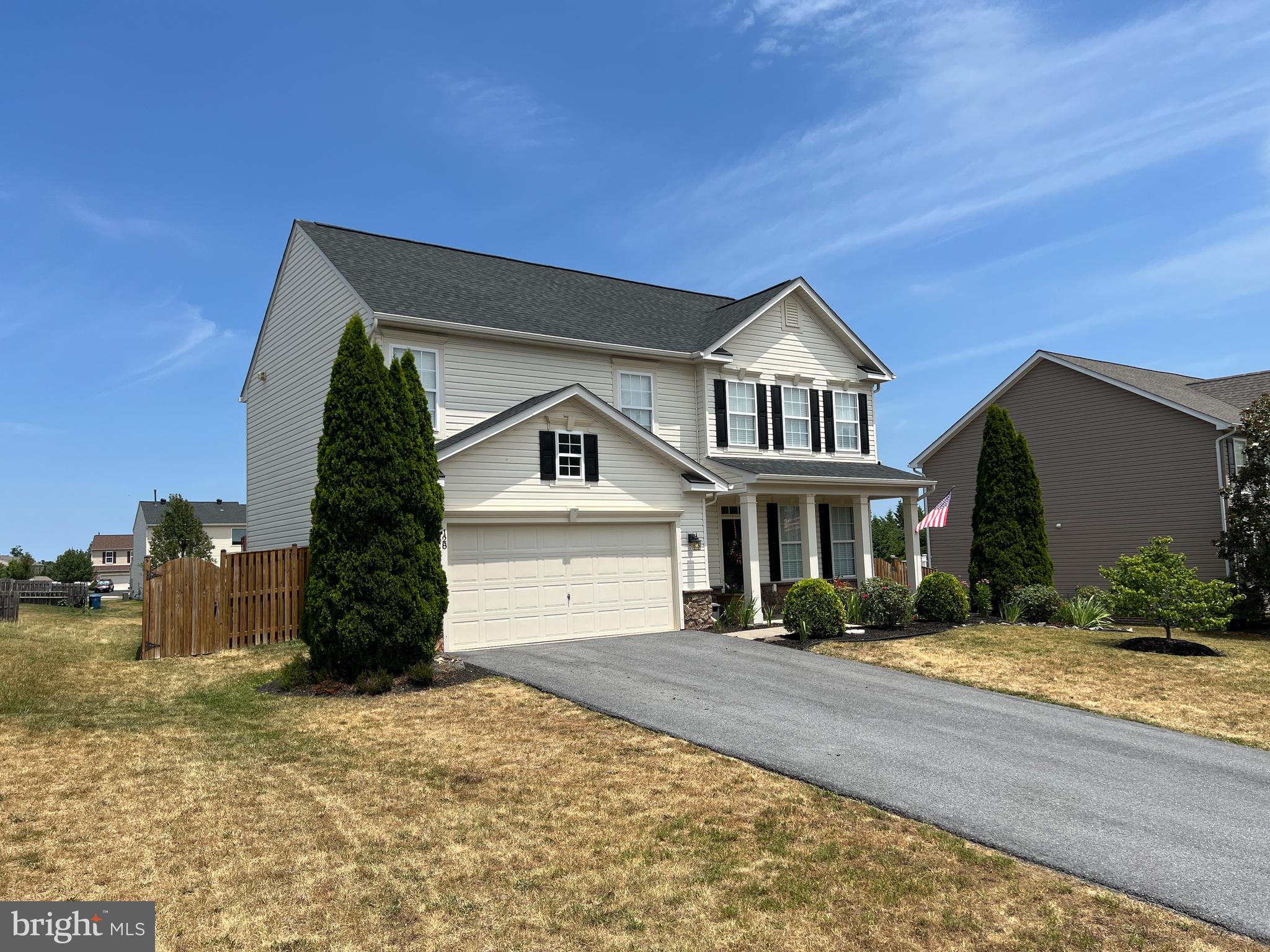 WAKELAND MANOR - Residential