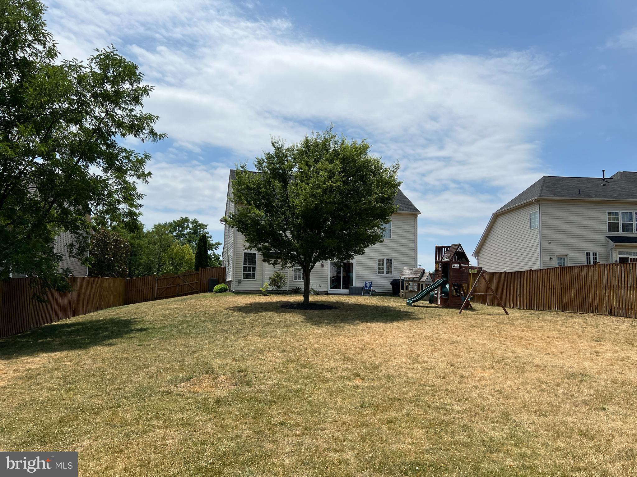 WAKELAND MANOR - Residential