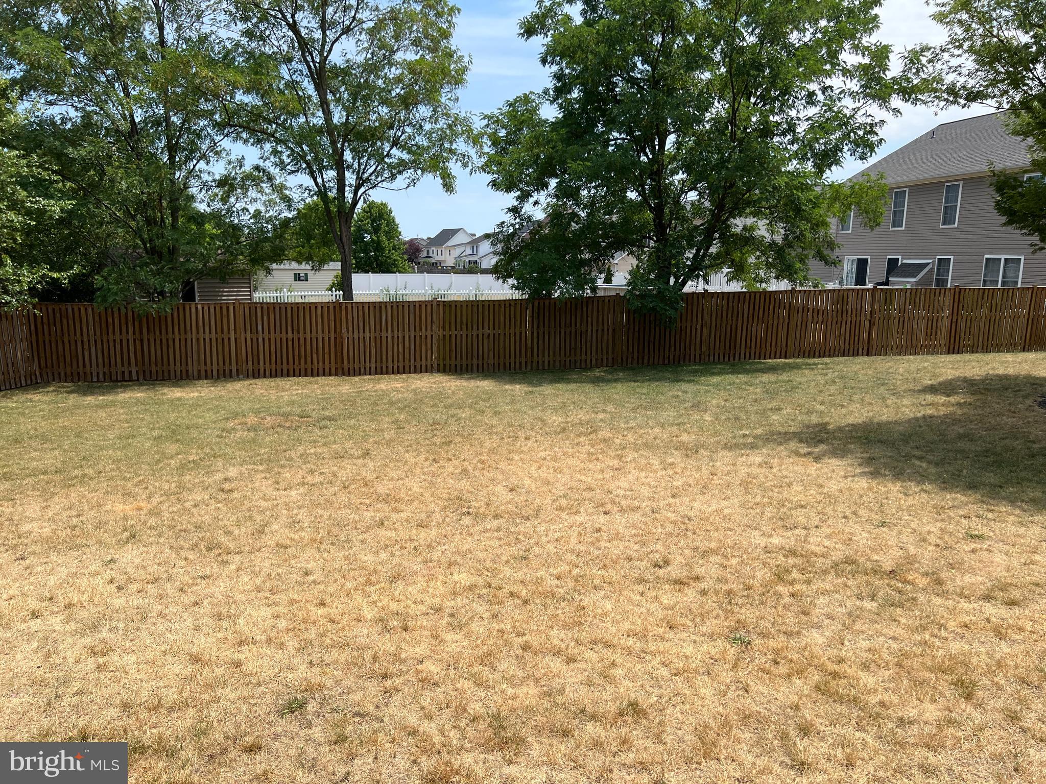 WAKELAND MANOR - Residential