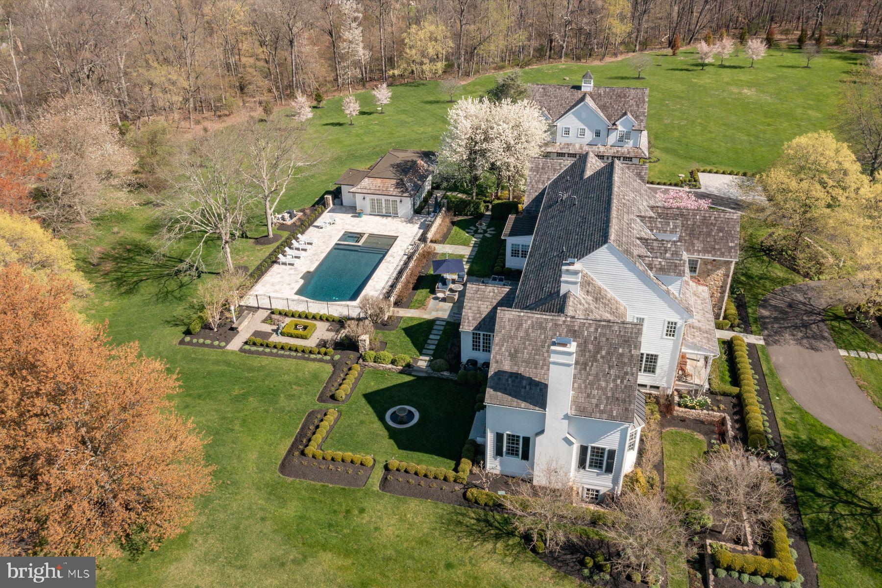 15 GREENBRIAR CIRCLE