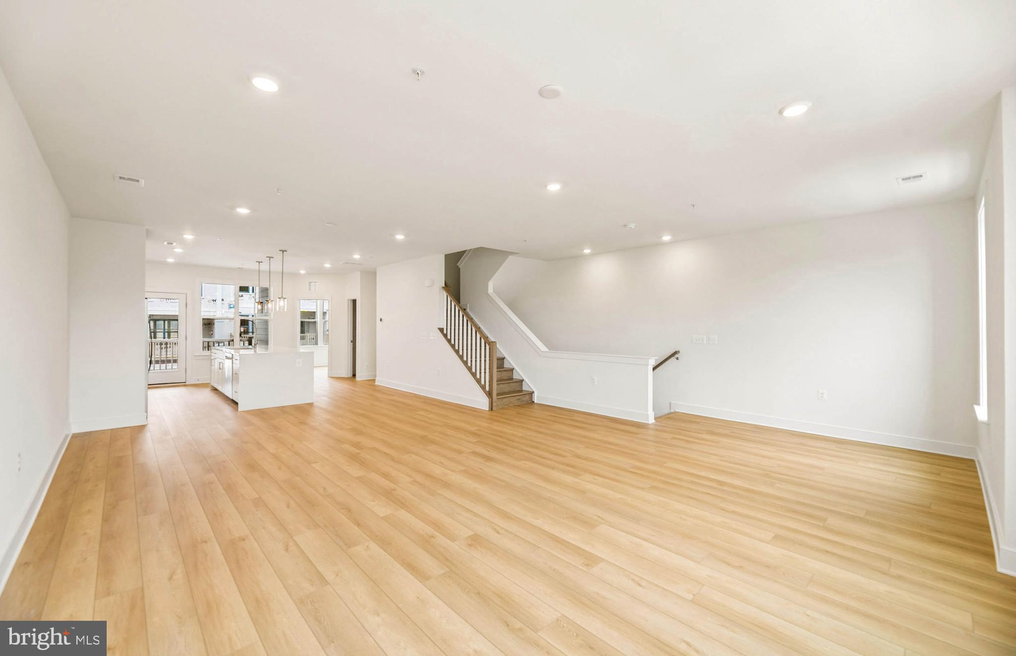 512 PARKVIEW AVENUE