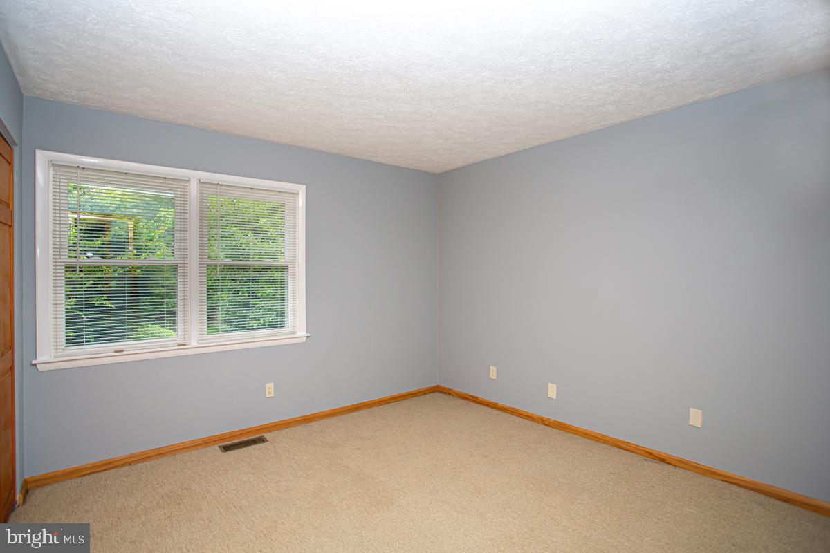 SOUTH ARLINGTON - Residential