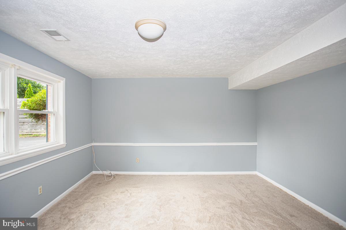 SOUTH ARLINGTON - Residential