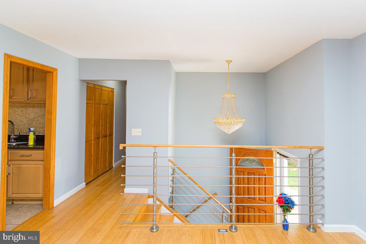 SOUTH ARLINGTON - Residential