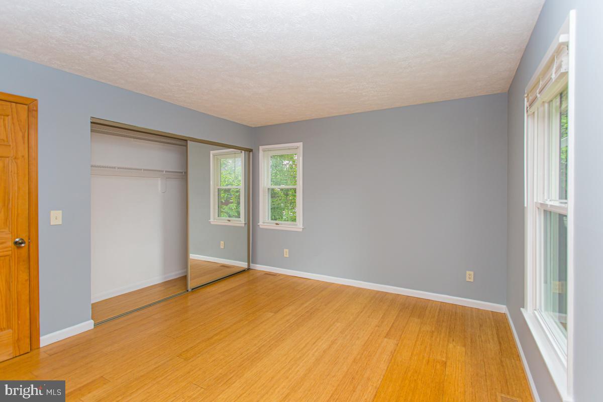 SOUTH ARLINGTON - Residential