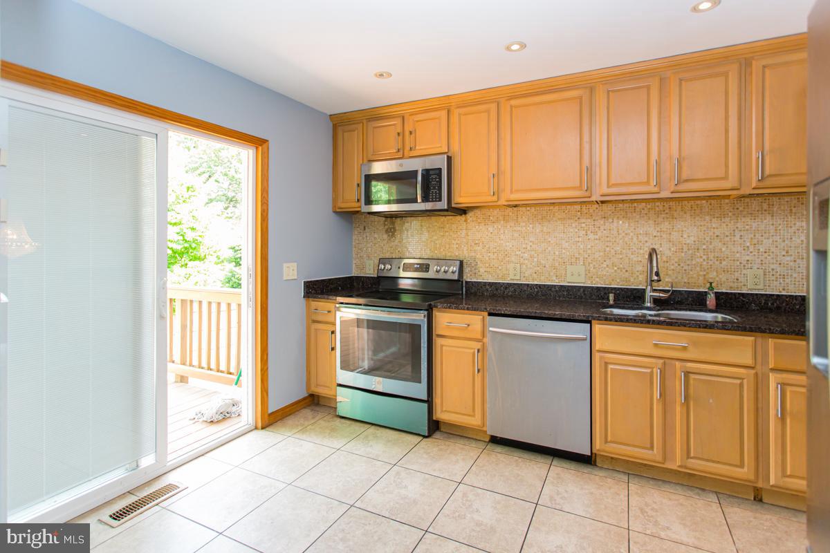 SOUTH ARLINGTON - Residential