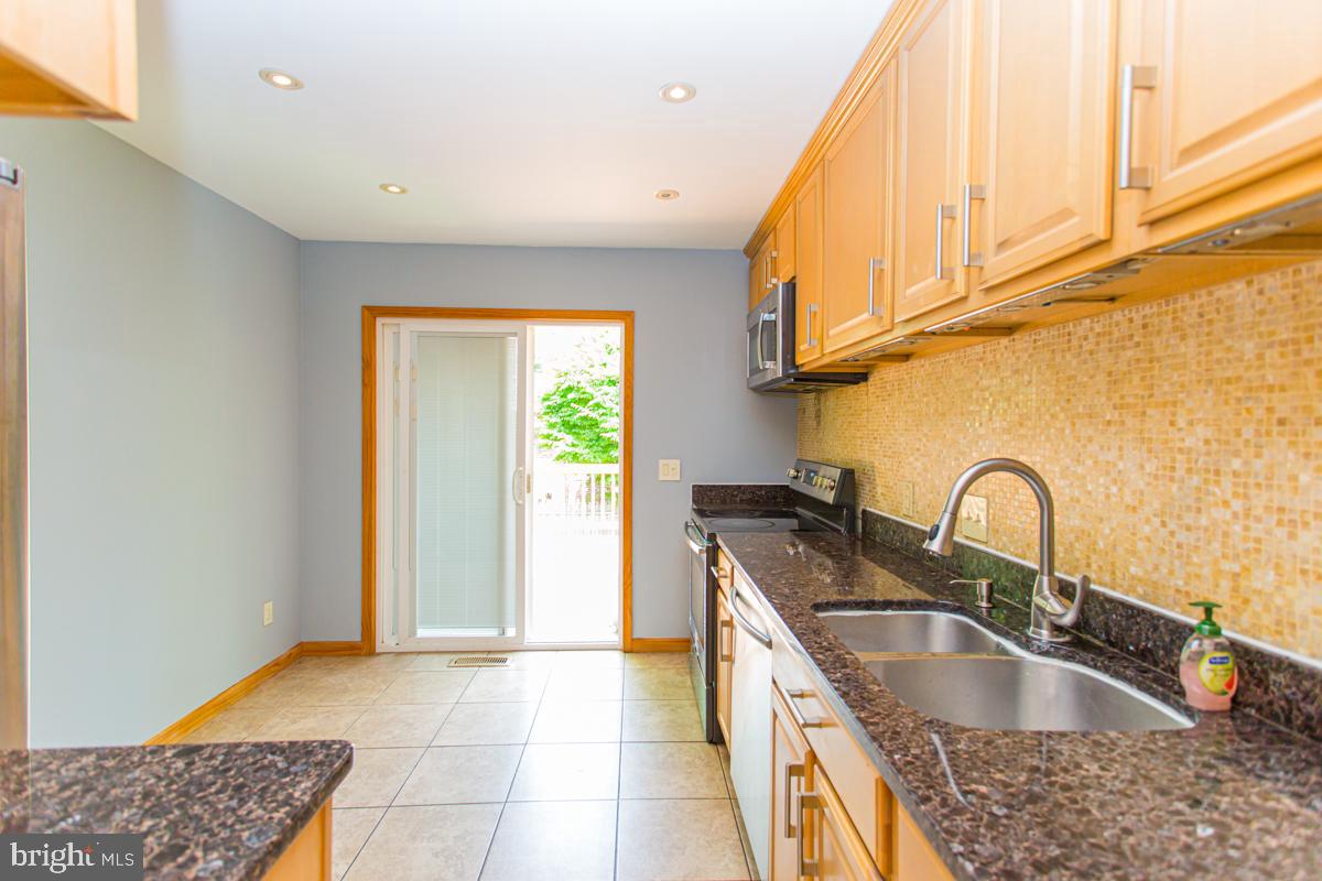 SOUTH ARLINGTON - Residential