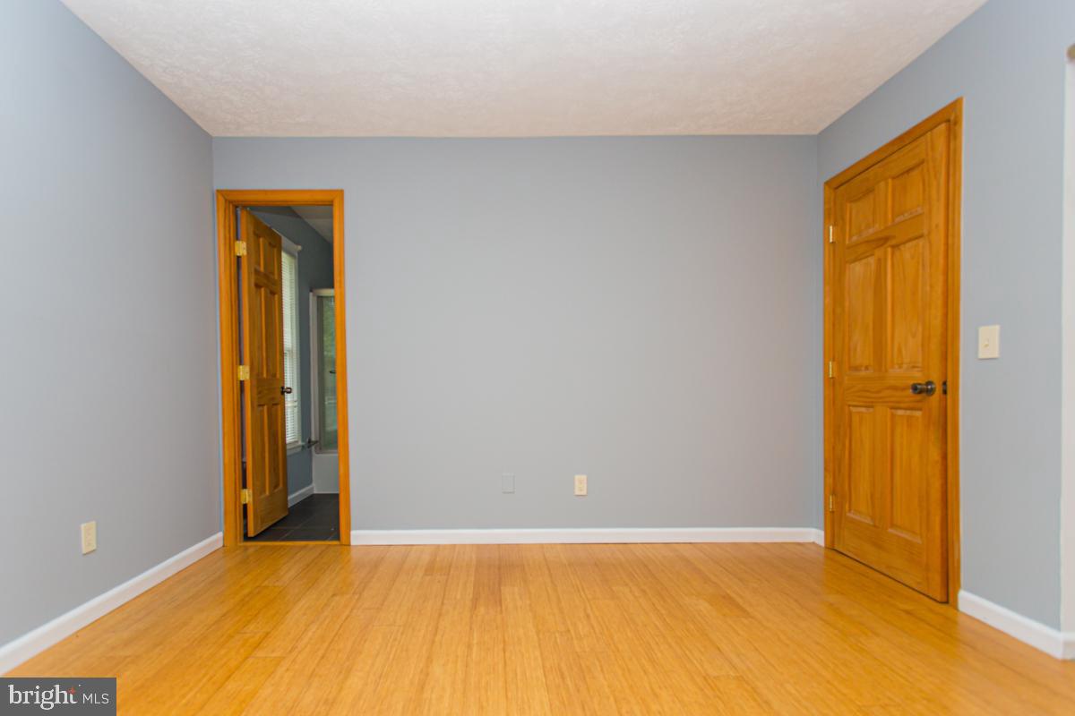 SOUTH ARLINGTON - Residential