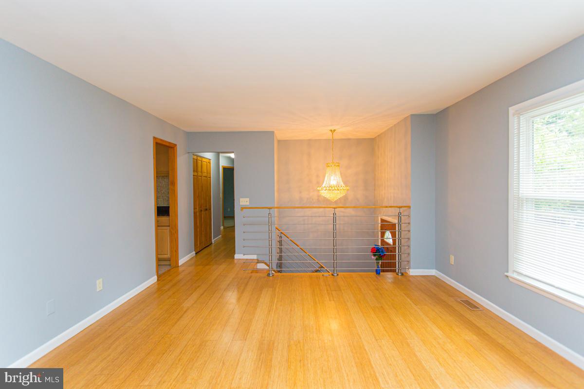 SOUTH ARLINGTON - Residential