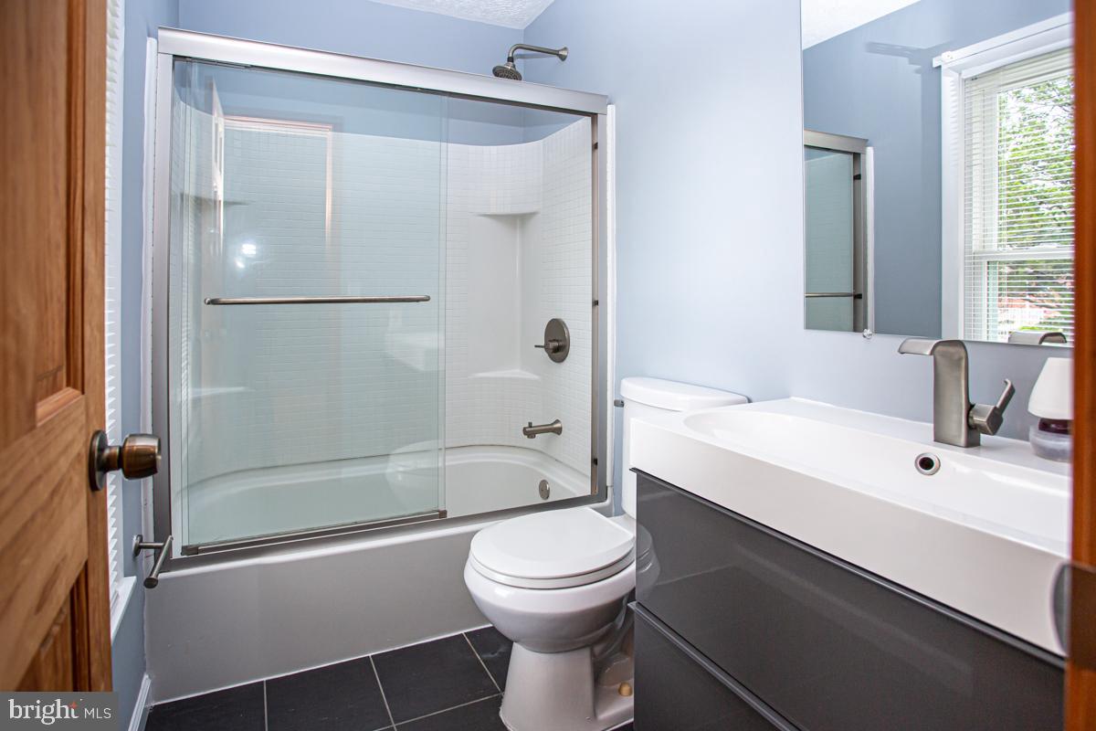 SOUTH ARLINGTON - Residential