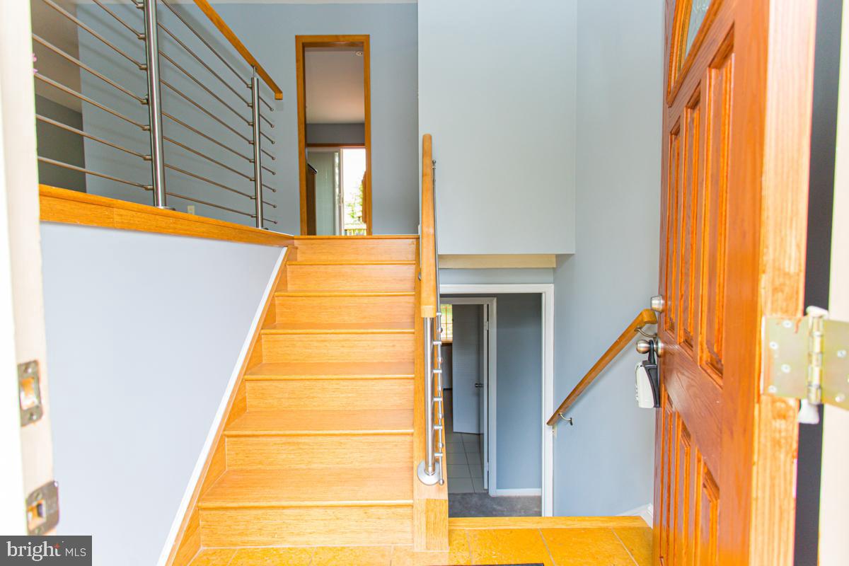 SOUTH ARLINGTON - Residential