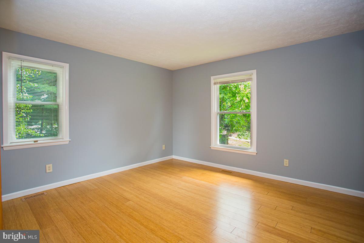 SOUTH ARLINGTON - Residential