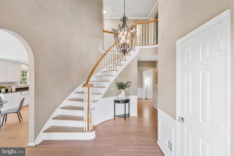 Photo of 2000 Gallows Tree Lane, VIENNA, VA 22182 (MLS # VAFX2321956)
