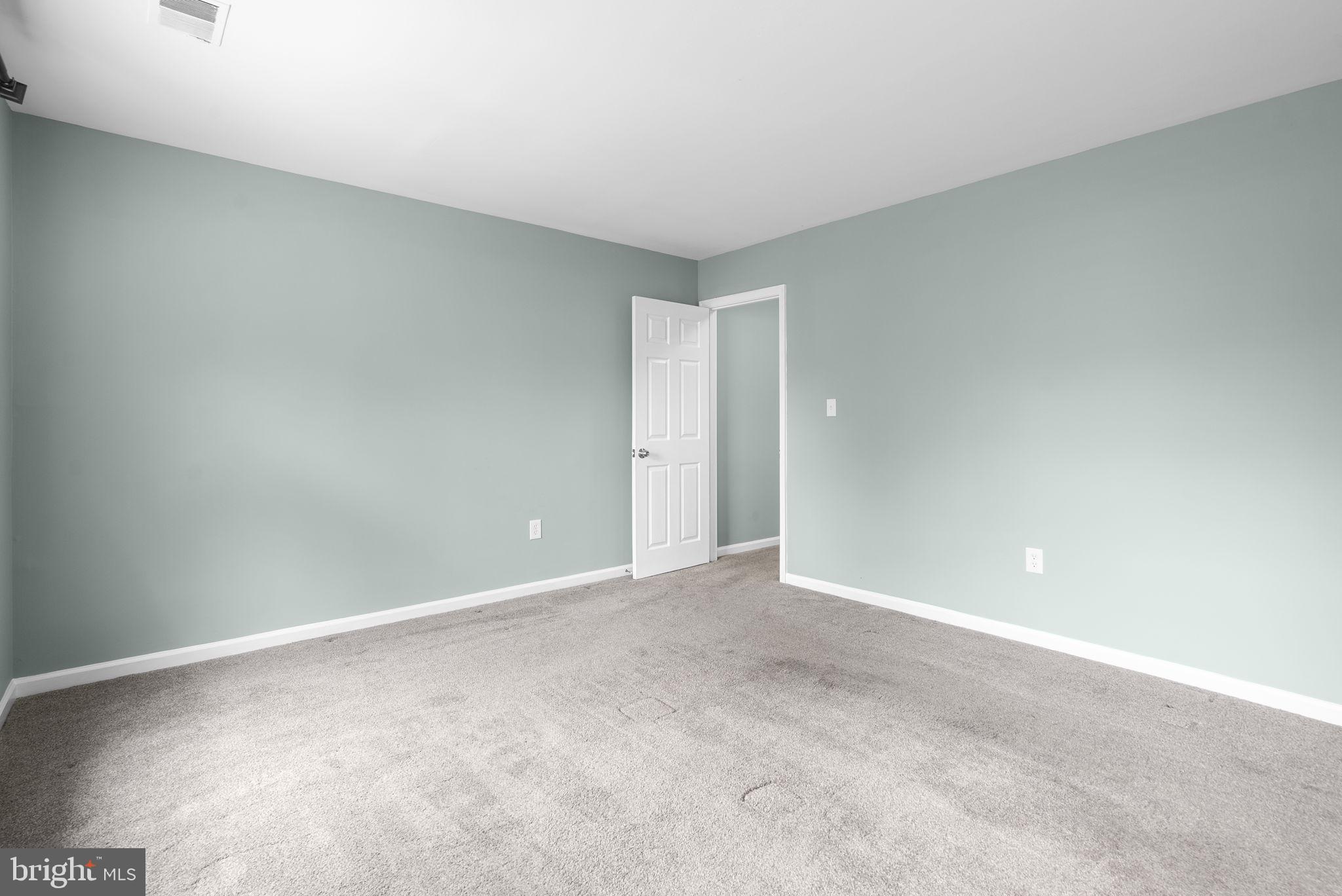 VALLEY STREAM ESTATES - Residential