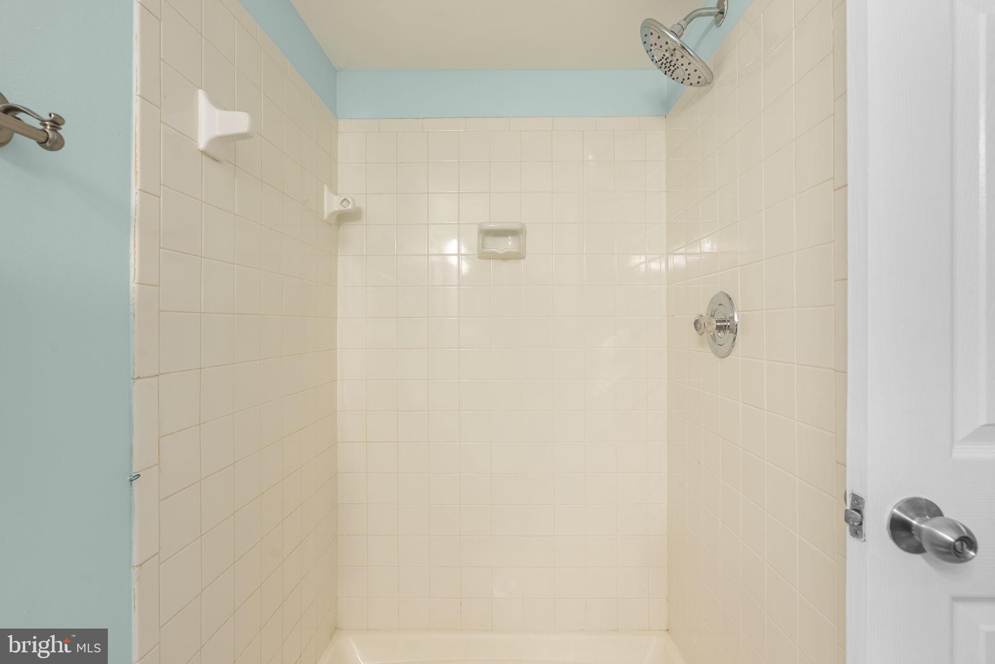 VALLEY STREAM ESTATES - Residential