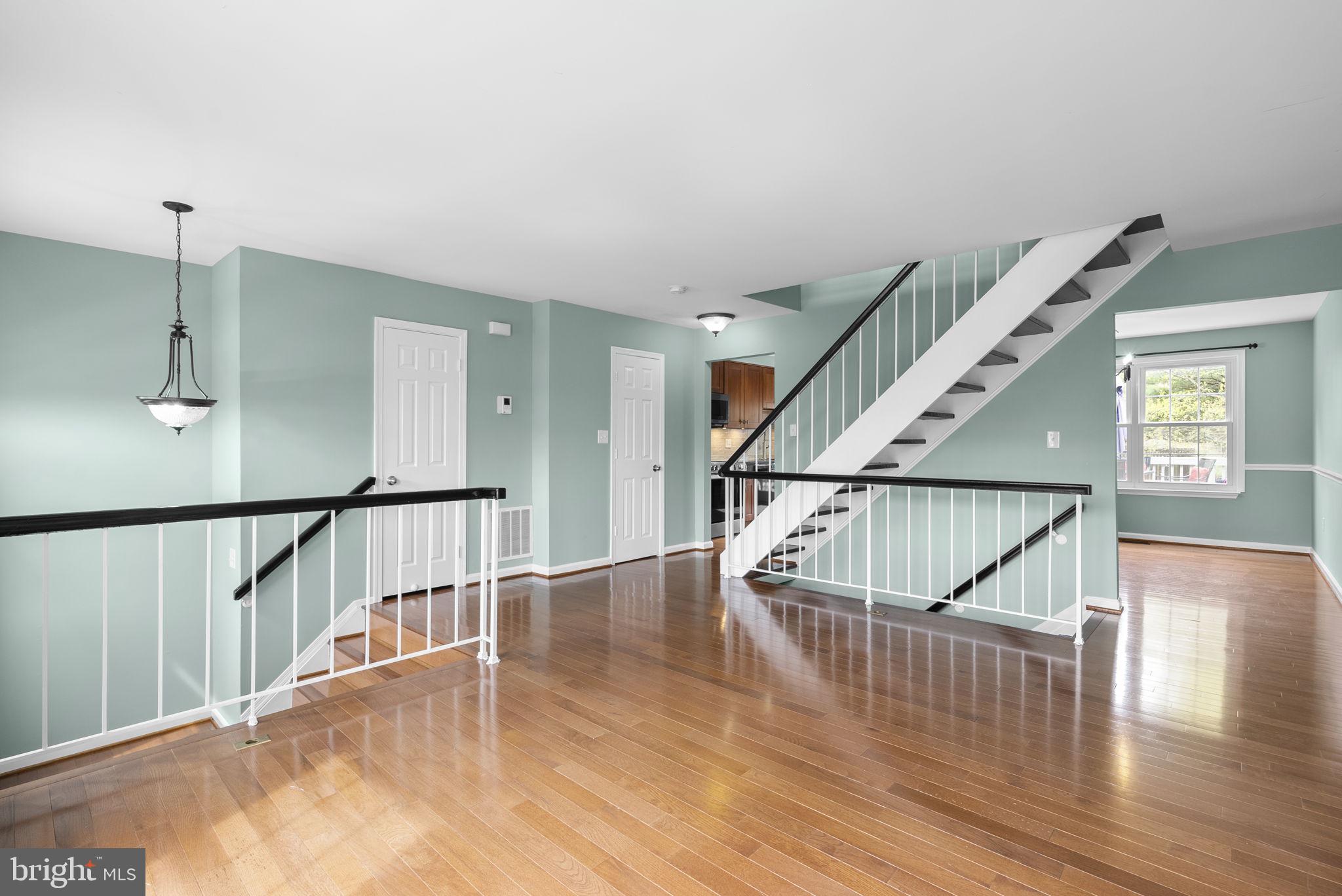 VALLEY STREAM ESTATES - Residential