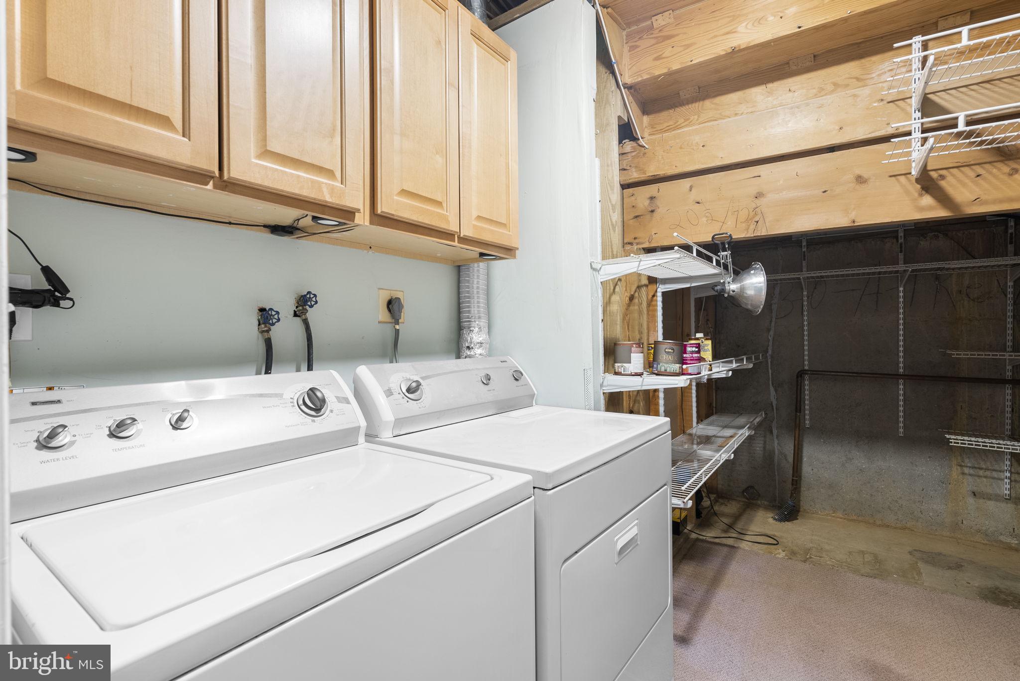 VALLEY STREAM ESTATES - Residential