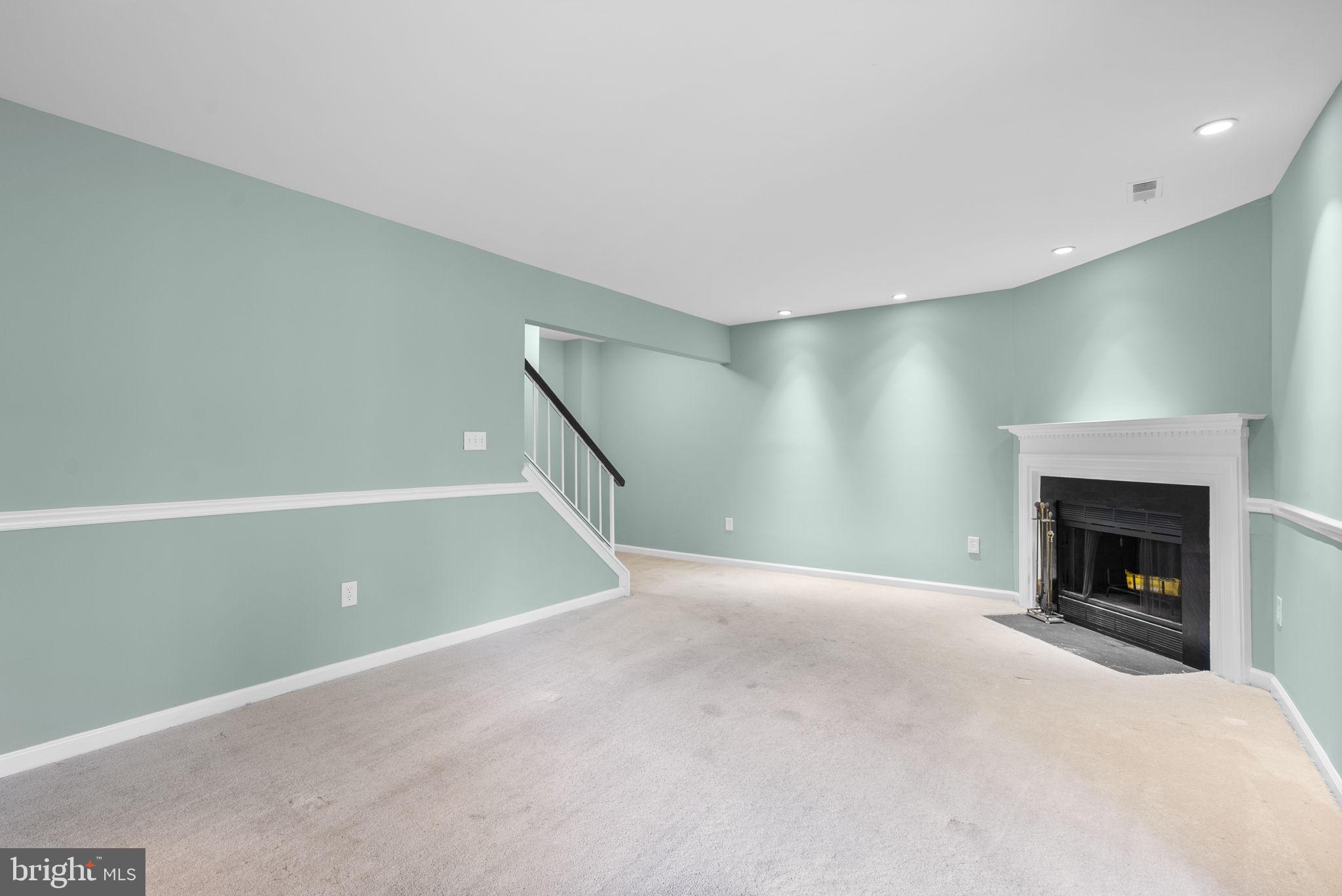 VALLEY STREAM ESTATES - Residential