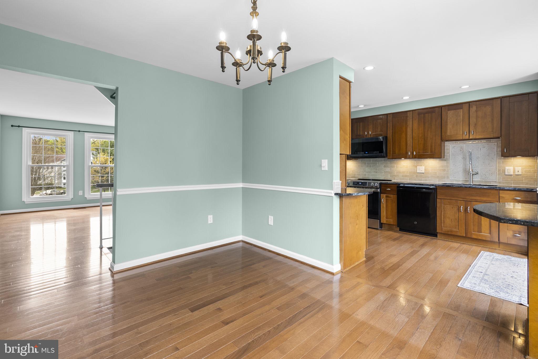 VALLEY STREAM ESTATES - Residential