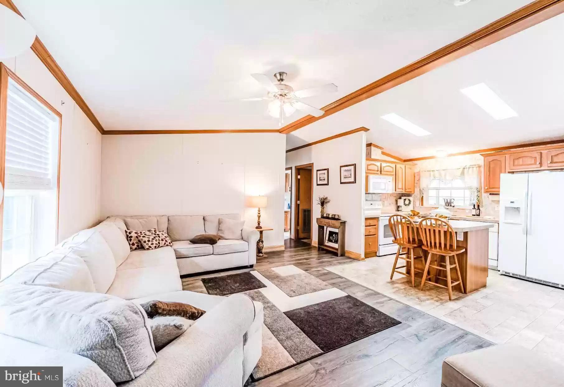 3501 HONEYSUCKLE LANE