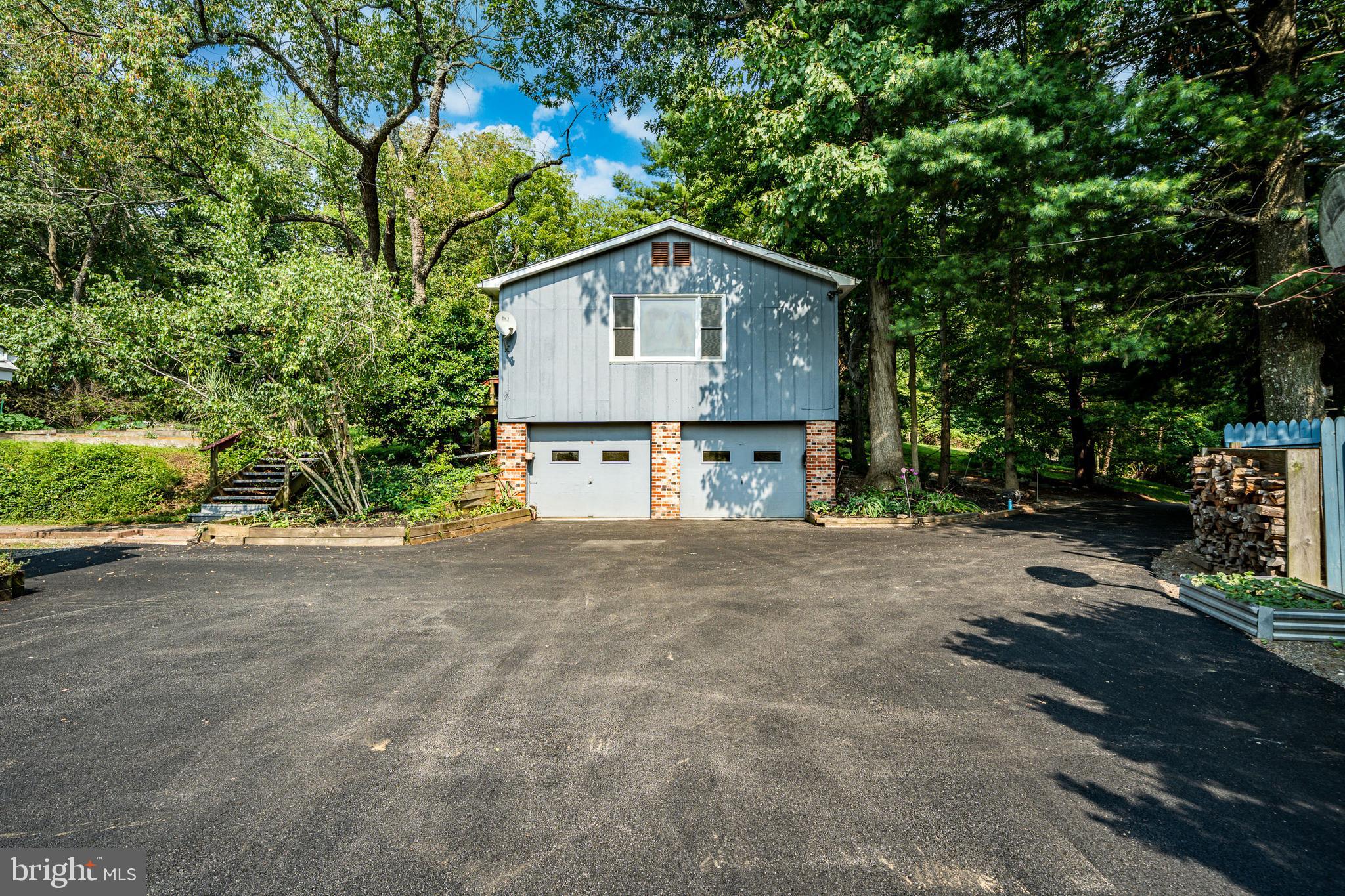 951 POTTSTOWN PIKE