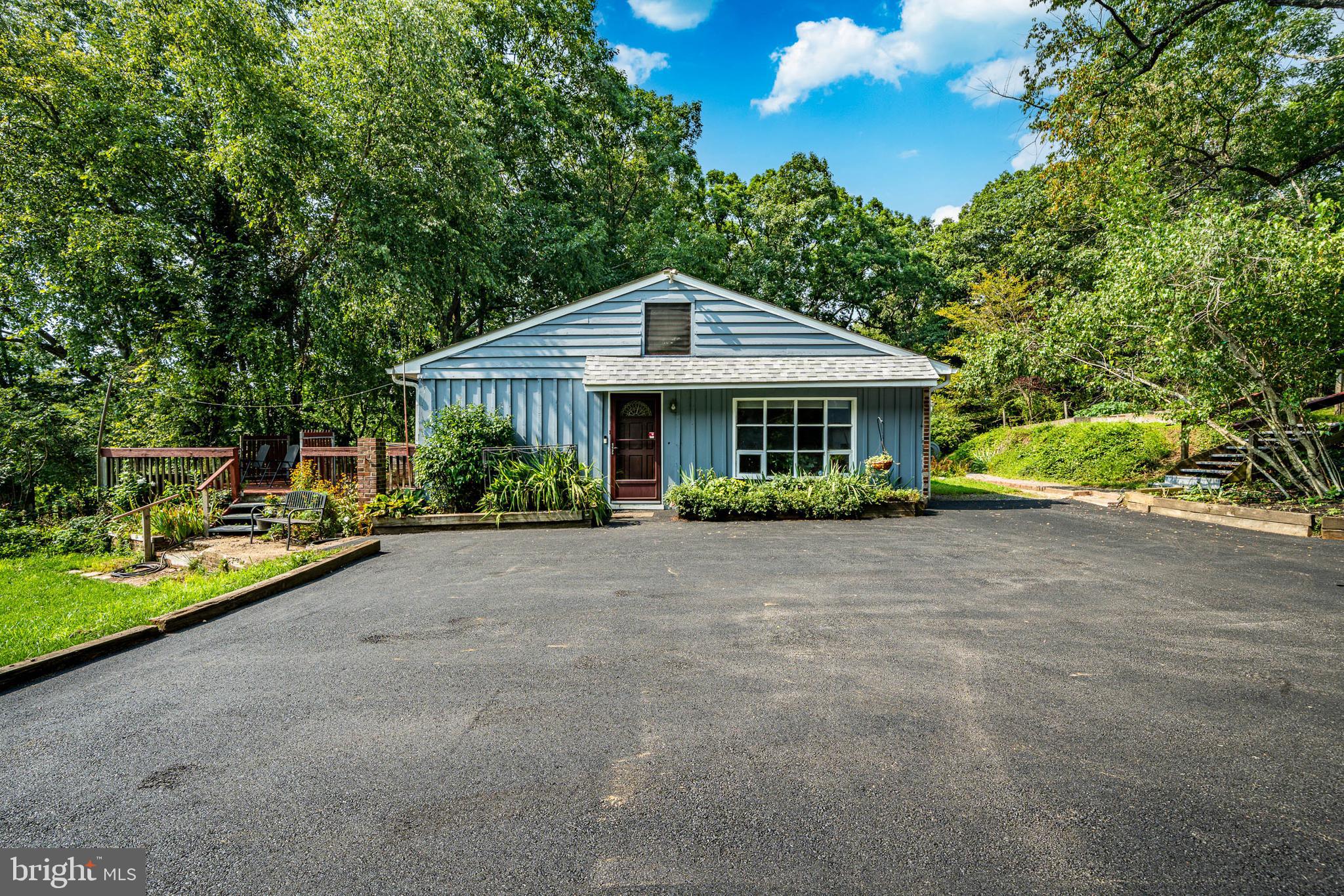 951 POTTSTOWN PIKE