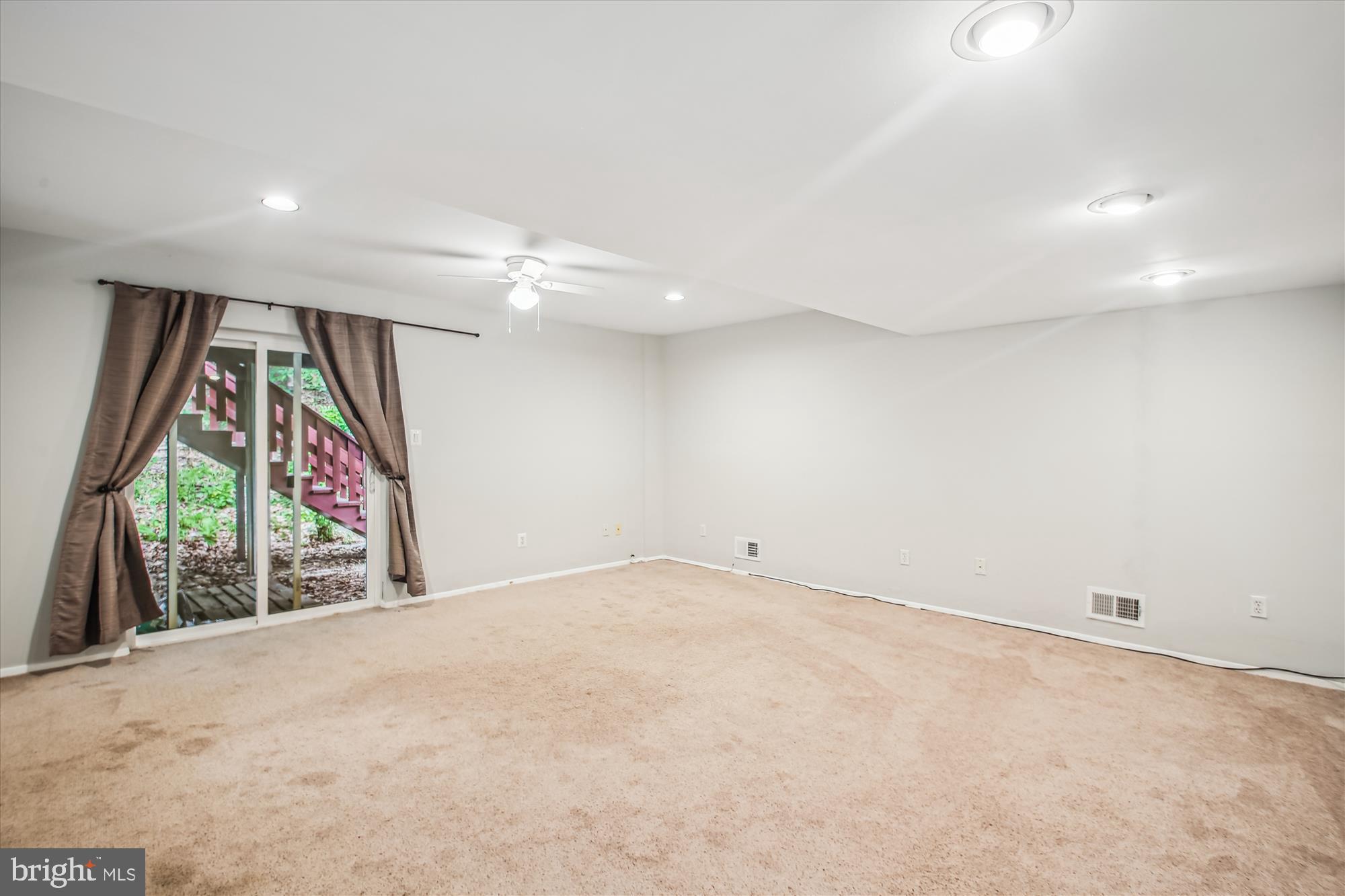 WOODLAND VILLAGE - Residential