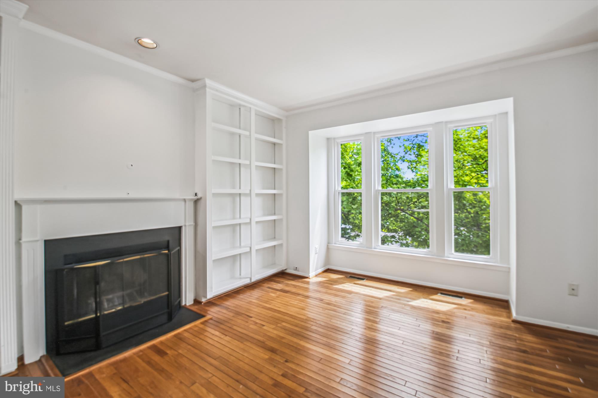 WOODLAND VILLAGE - Residential