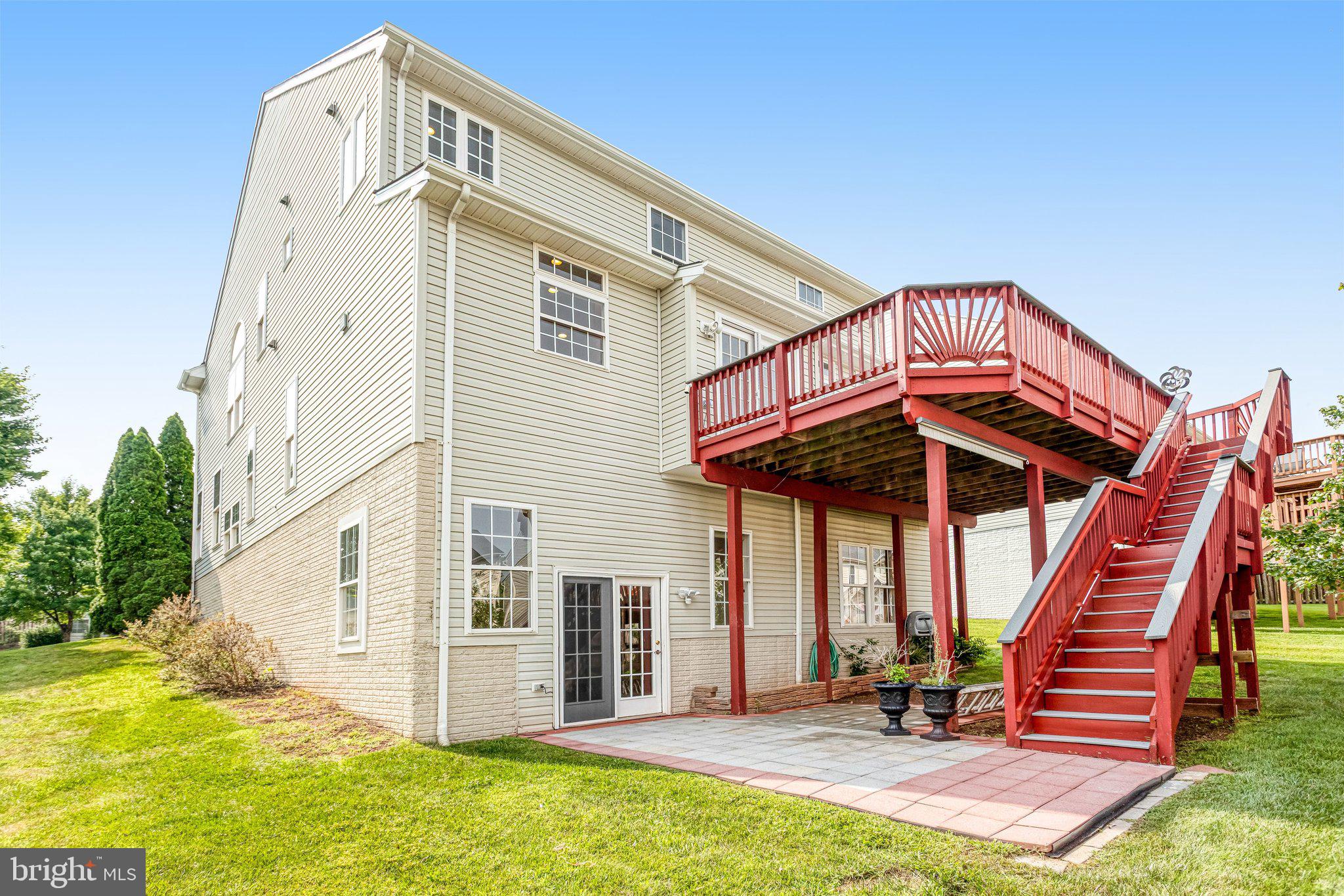 8008 TOWERING OAK WAY