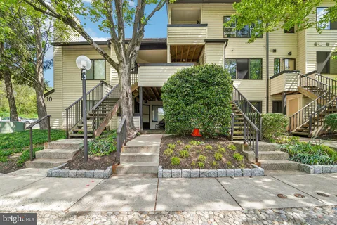 10068 Hellingly Place Unit 265, Gaithersburg, MD MLS: MDMC2174346
