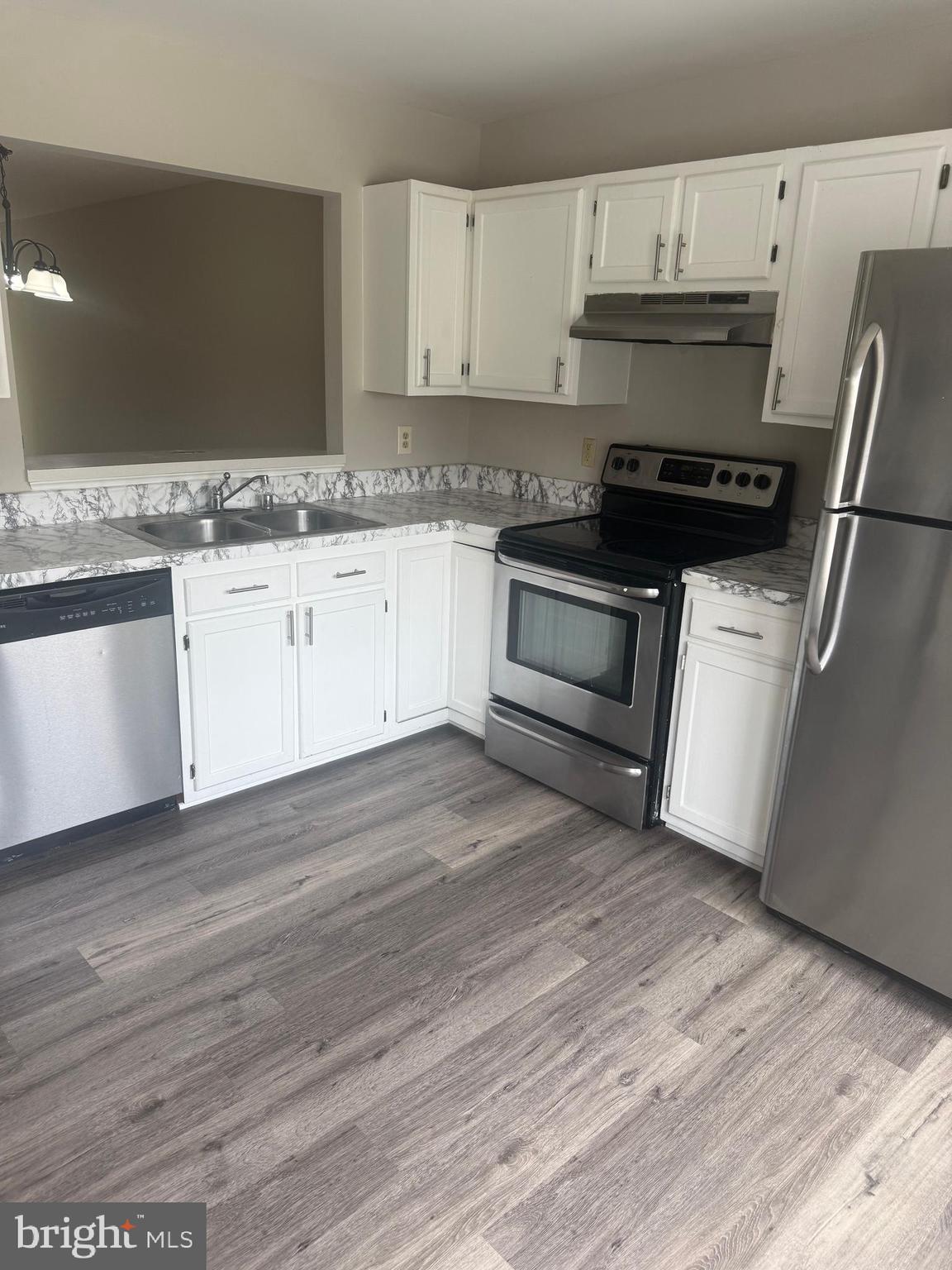 APPLEGATE CONDO - Residential
