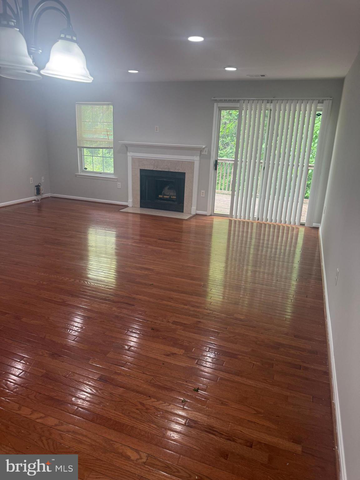 APPLEGATE CONDO - Residential