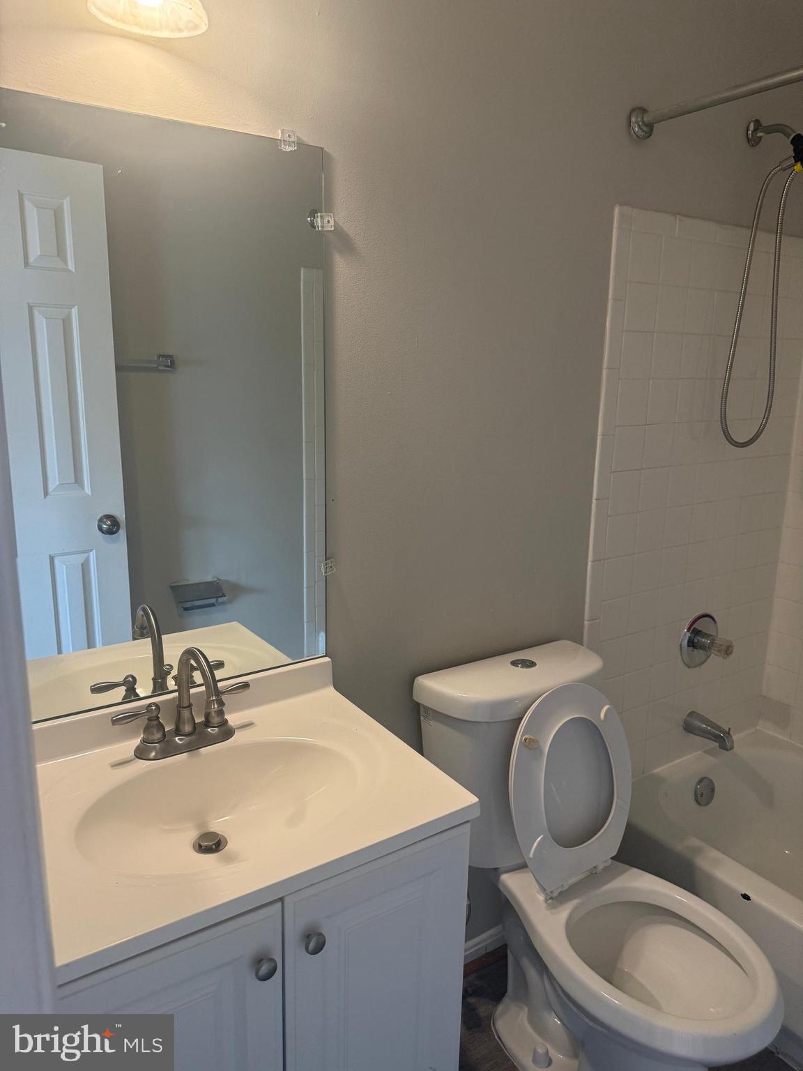 APPLEGATE CONDO - Residential