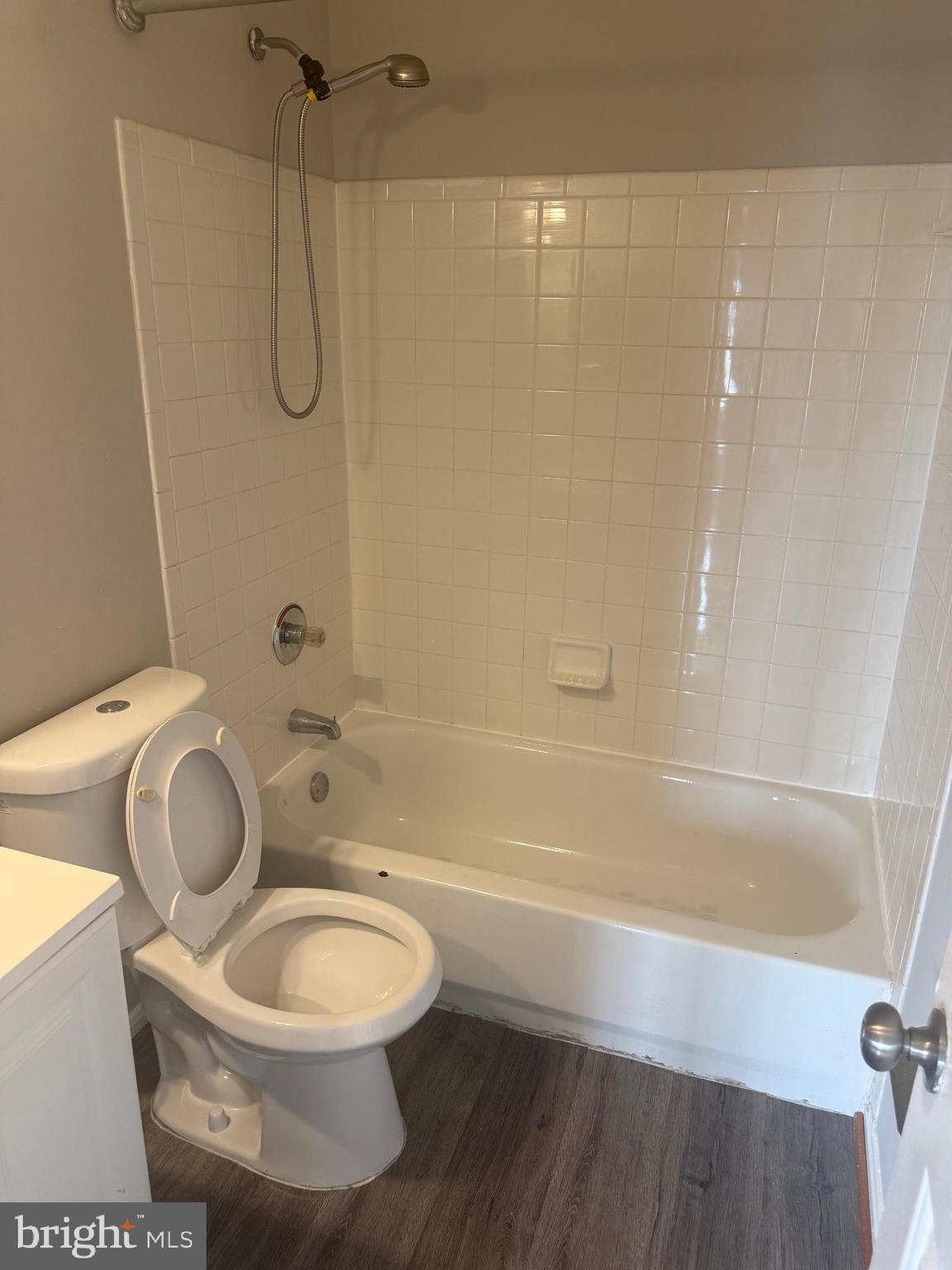APPLEGATE CONDO - Residential