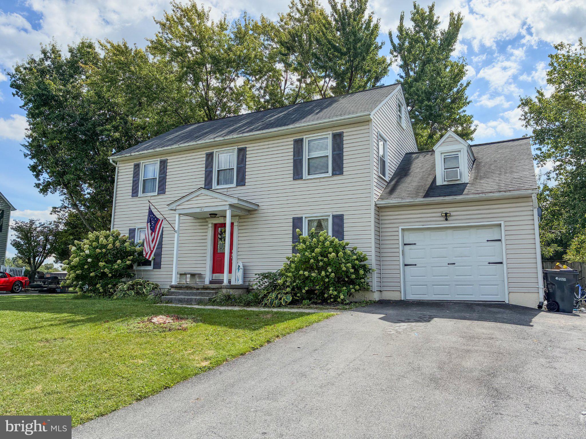 123 NIGHTINGALE AVENUE