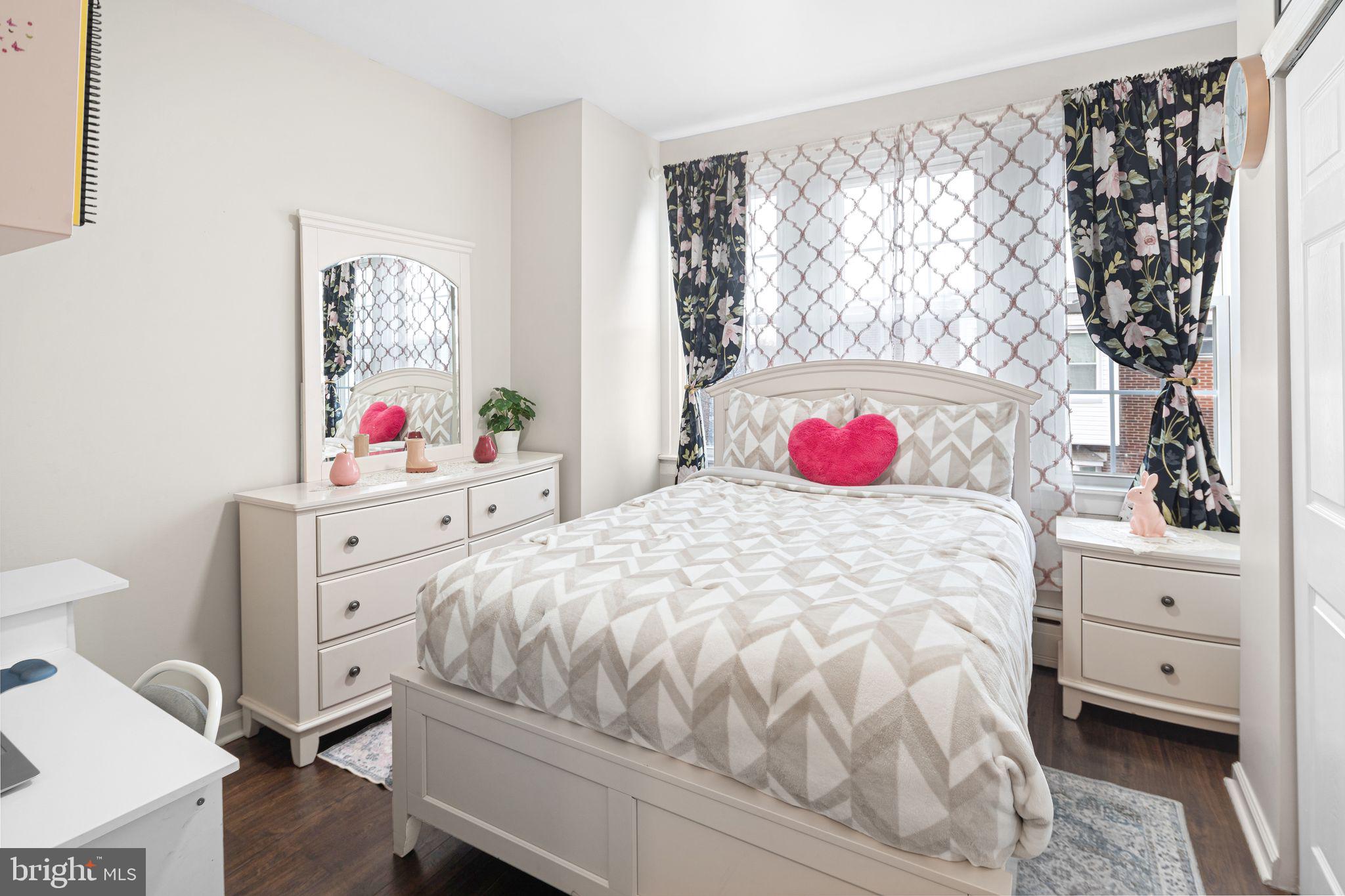 GIRARD ESTATES - Residential