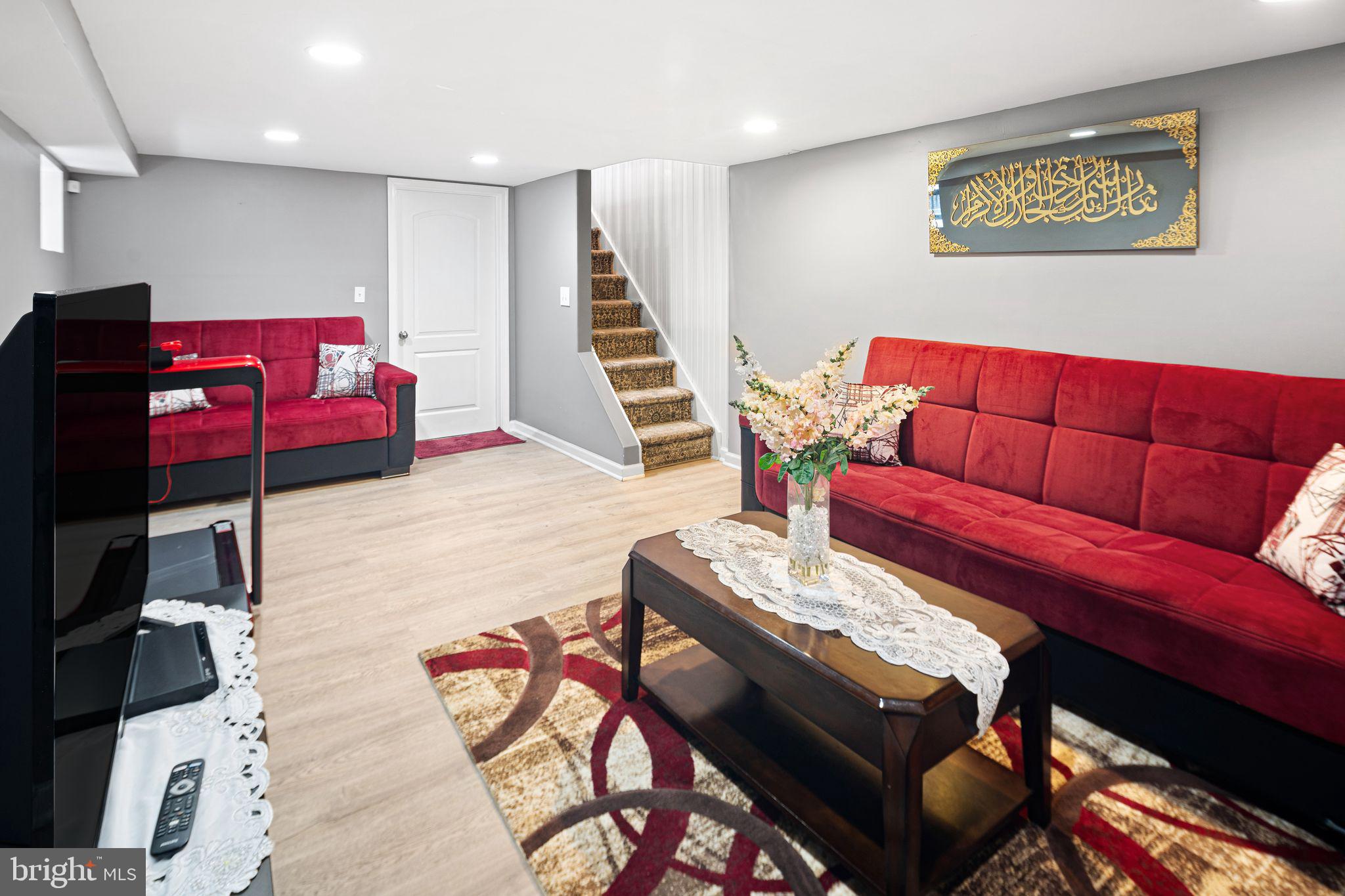 GIRARD ESTATES - Residential