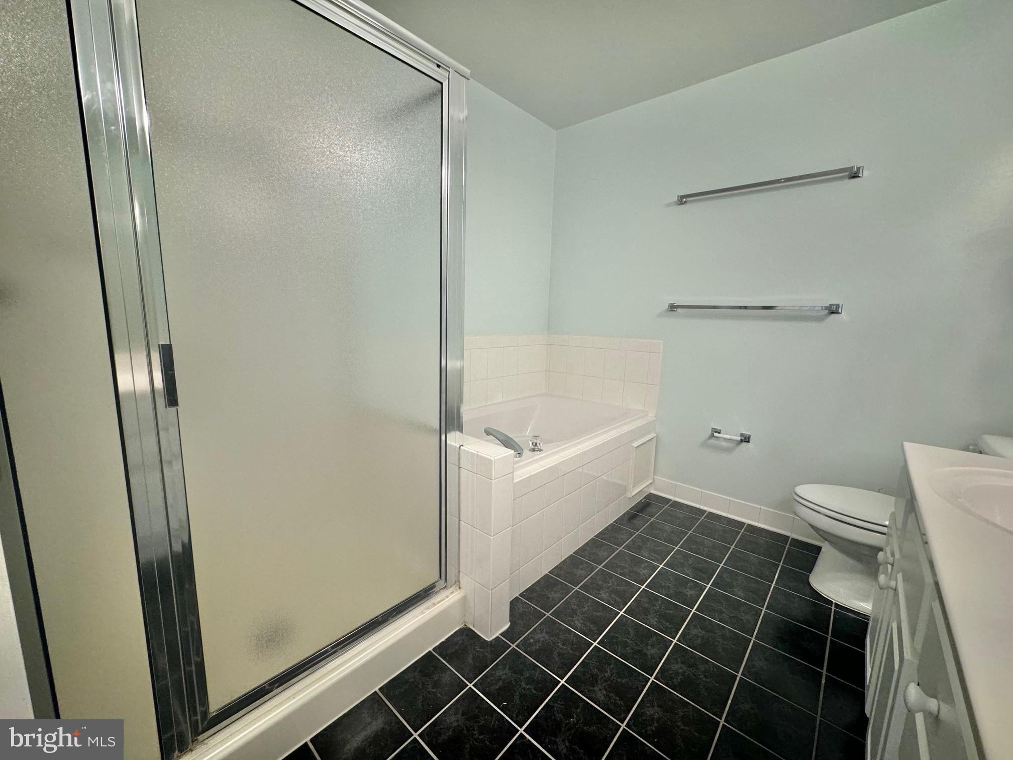 FALLS STATION - Residential Lease