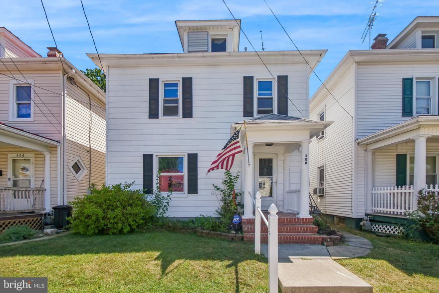 Charming Colonial in Martinsburg! This 4-bedroom, 2-bath home offers 1,652 sq. ft. of living space with a traditional floor plan, plenty of natural light, and numerous updates throughout. Recent improvements include new paint, flooring, and light fixtures, making this a well-maintained, move-in ready property. The home features a main-level master bedroom, spacious secondary bedrooms, and a potential second-floor kitchen option. Ideally located within walking distance of Roush Field, Rosemont Elementary School, and Lake Thomas, and just a short commute to local businesses, Route 9, Route 11, and nearby parks.