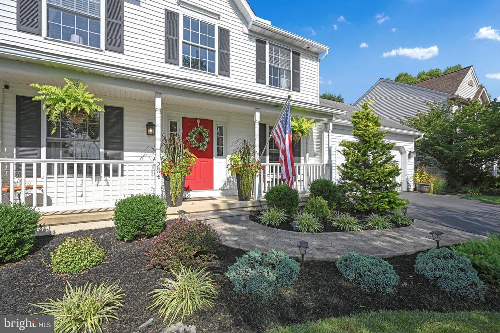 Photo of 204 N OAK ST, LITITZ, PA 17543 (MLS # PALA2039870)