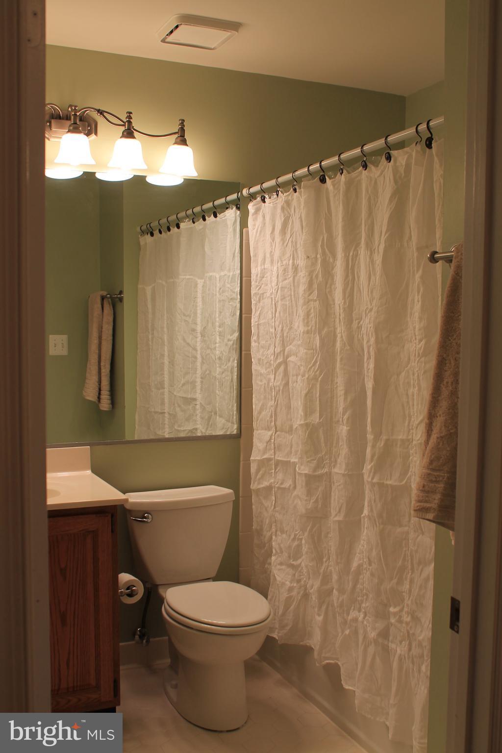 HICKORY RIDGE LA PLATA - Residential Lease