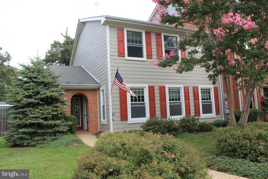 Outstanding End Unit Townhouse In-Town Location*BIG Rooms*Open Floor Plan*Excellent Enclave*Fenced Rear Yard*Large Patio*Exterior Shed for Storage*Silestone CounterTops in KT*Large Pantry*French Doors to RearYard & Patio*Common Area Maint.,Snow Removal Incl*Owner Pays HOA*Moderate Utilities*Trash Service Incl. in Water/Sewer*Great School Location*Easy Access to North/South Commute*Avail 2/1