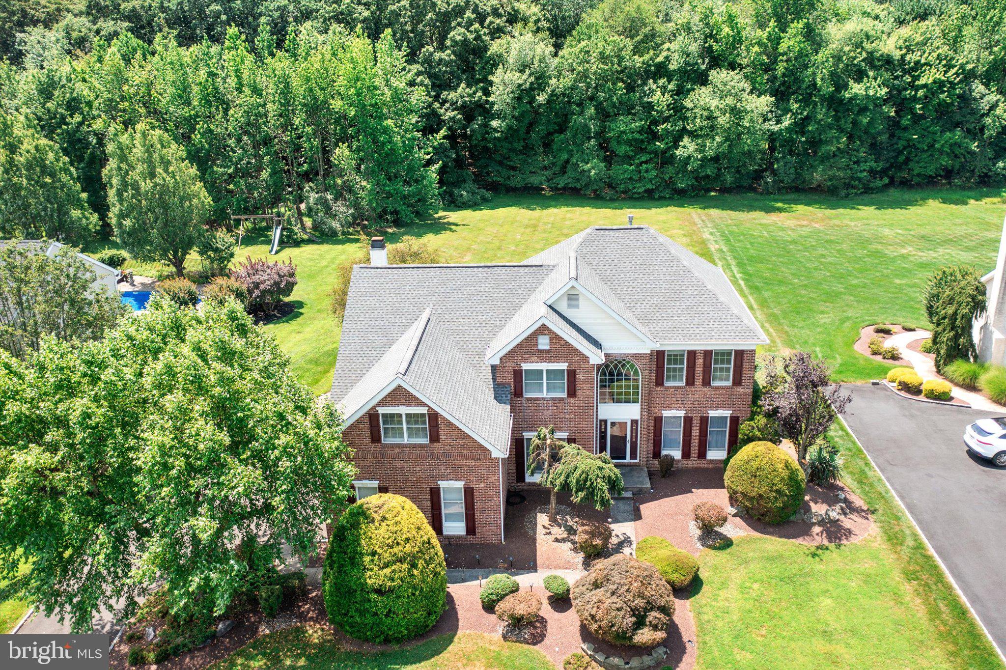 28 PICKERING DRIVE