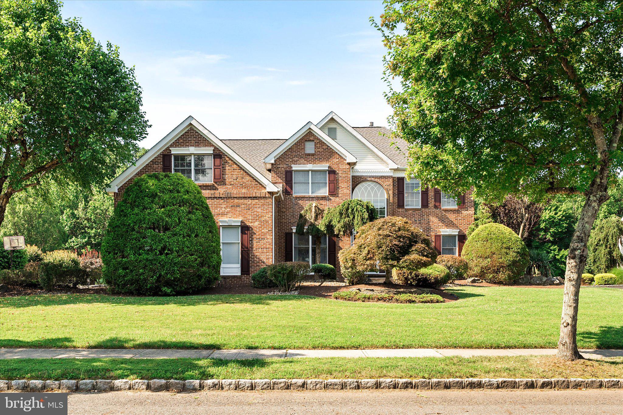 28 PICKERING DRIVE