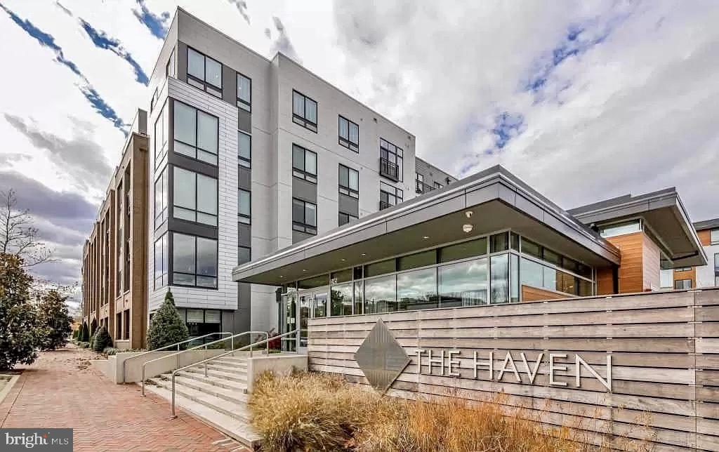 145 RIVERHAVEN DRIVE L11