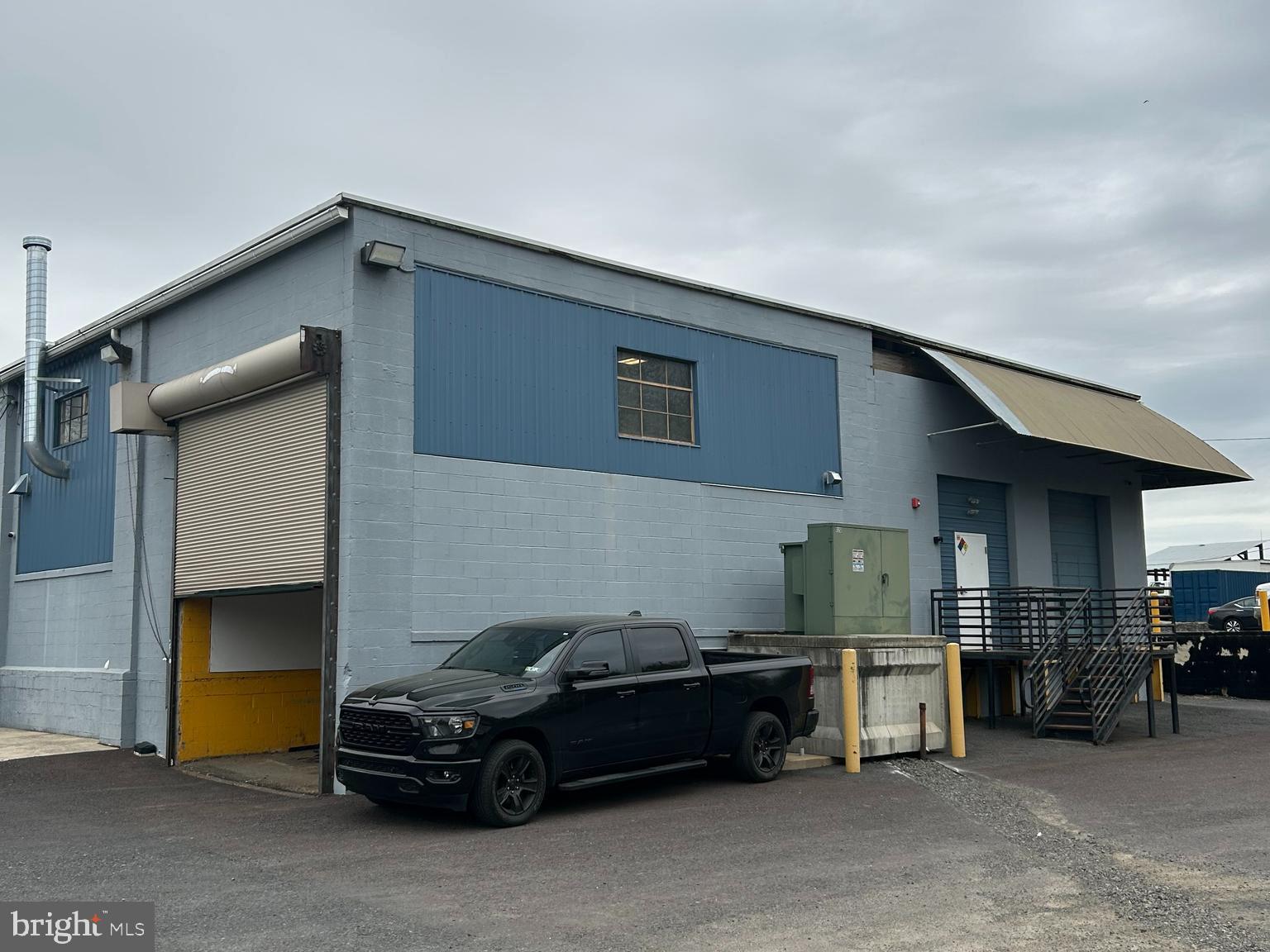 800 INDUSTRIAL HIGHWAY