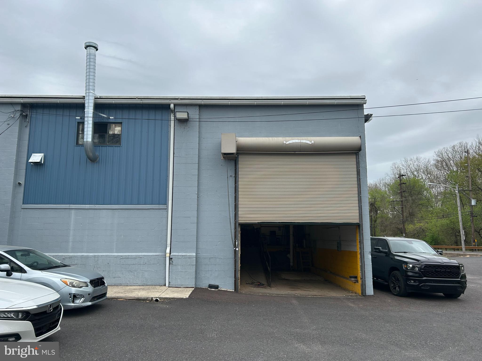 800 INDUSTRIAL HIGHWAY