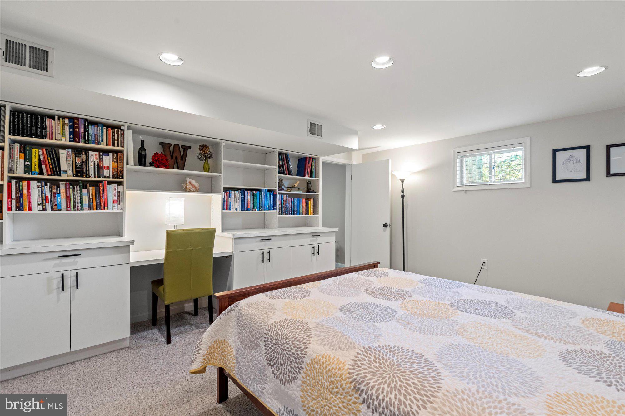 MIDDLERIDGE - Residential