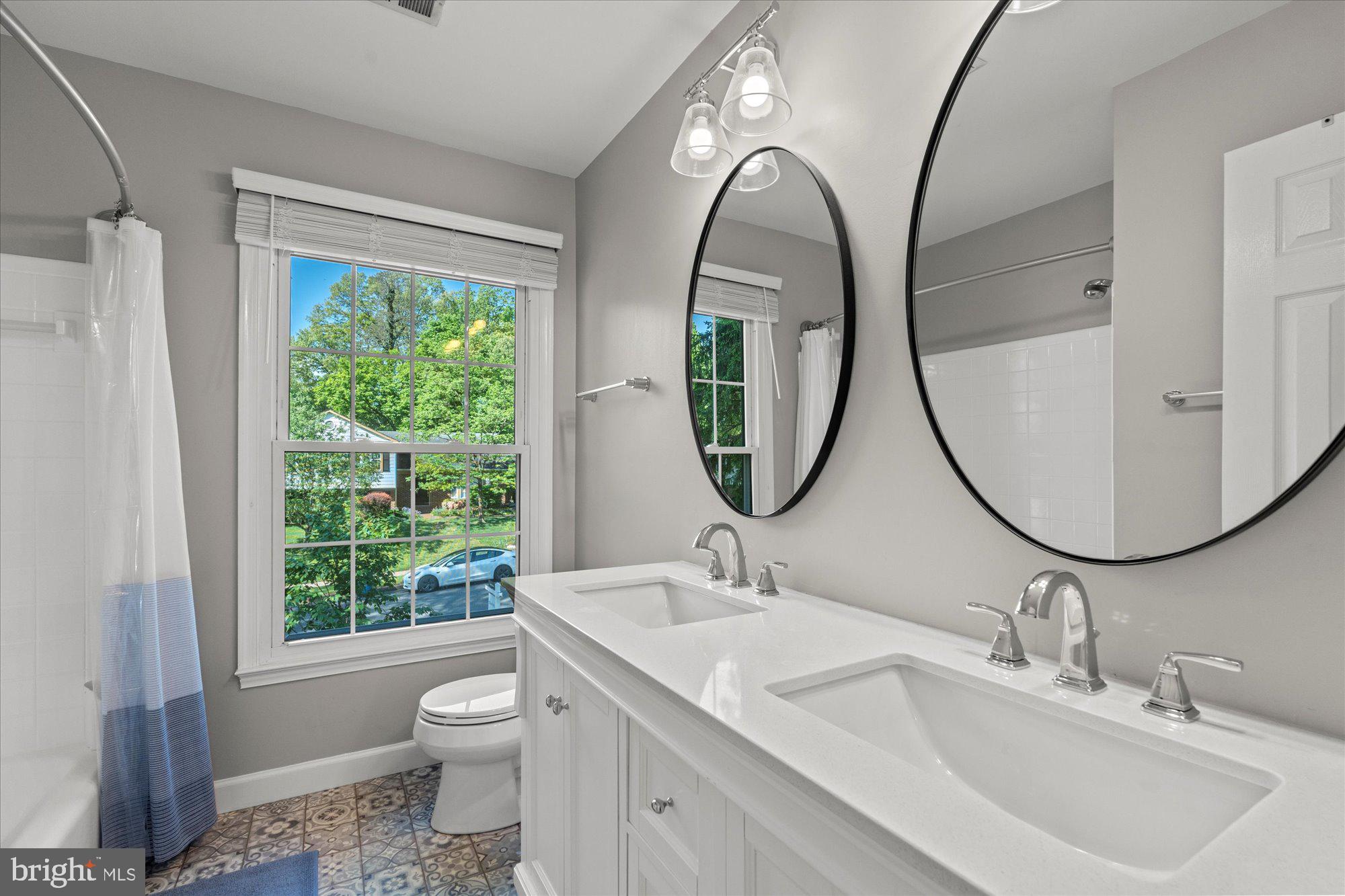 MIDDLERIDGE - Residential