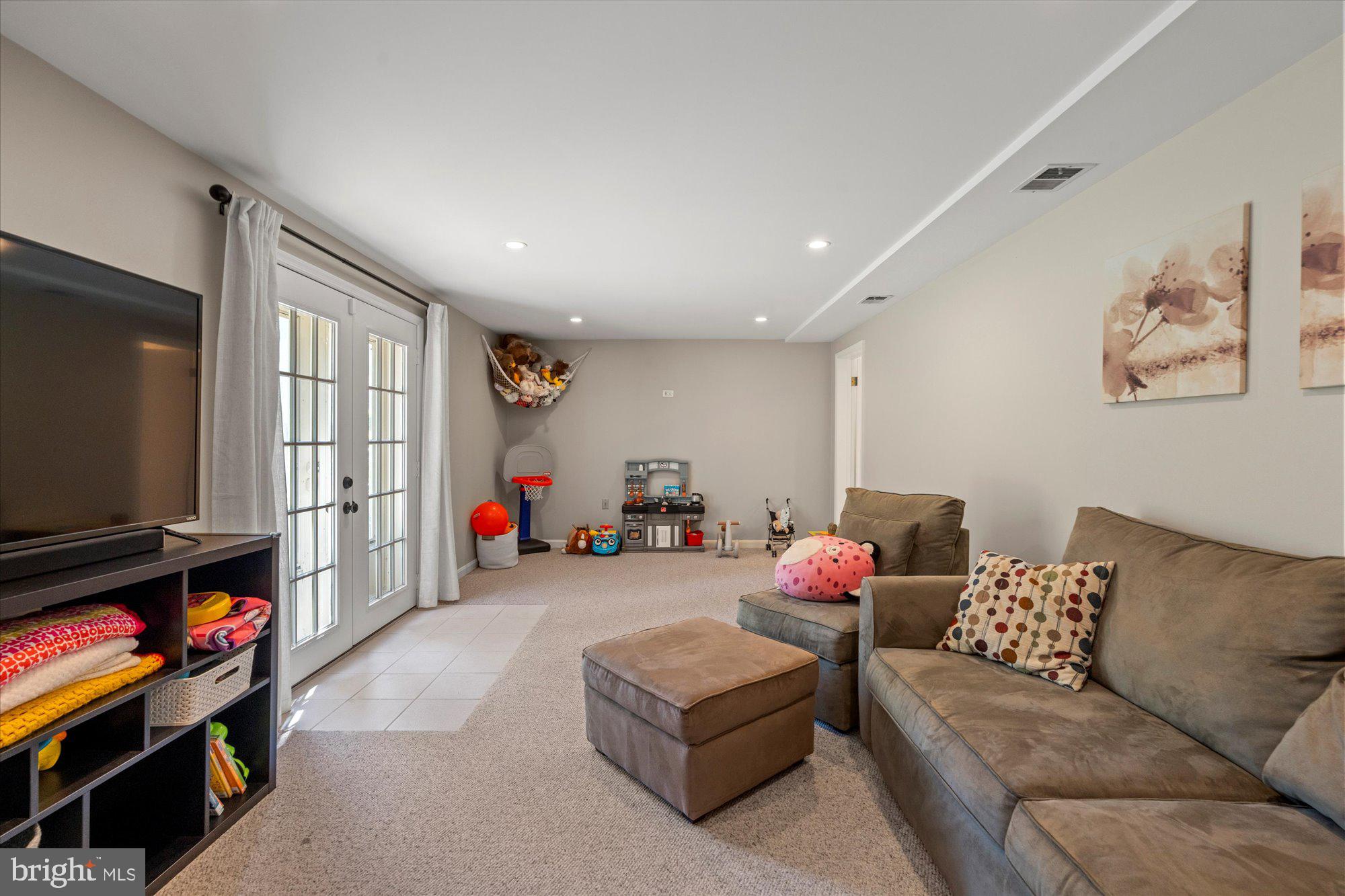 MIDDLERIDGE - Residential